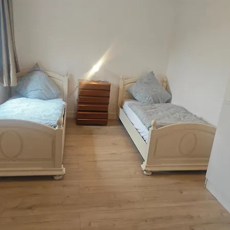 Work And 3 Schlafzimmer 8 Betten 1 Kueche 1 Badezimmer 150qm Geilenkirchen
