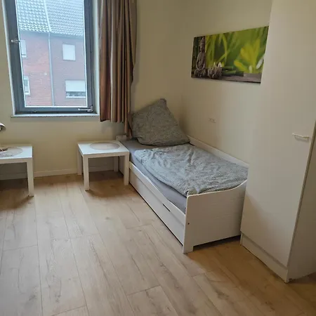 Work And 3 Schlafzimmer 8 Betten 1 Kueche 1 Badezimmer 150qm *