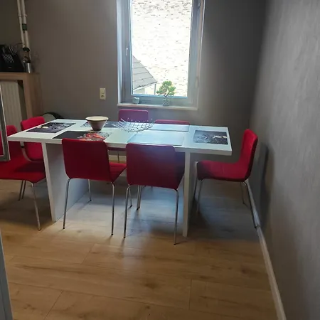 Work And 3 Schlafzimmer 8 Betten 1 Kueche 1 Badezimmer 150qm *