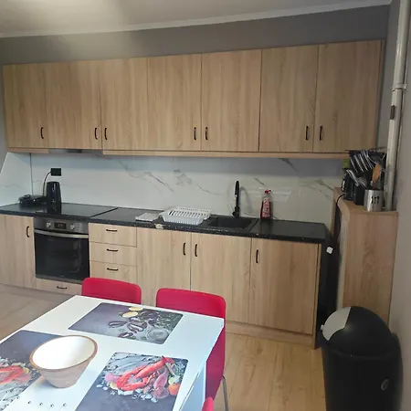 Work And 3 Schlafzimmer 8 Betten 1 Kueche 1 Badezimmer 150qm Geilenkirchen